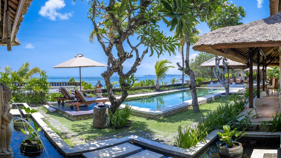Villa Cemara - Sea view and pool